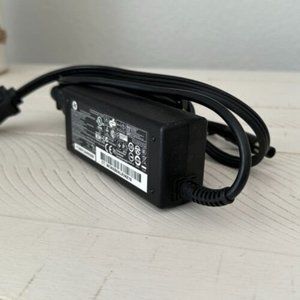HP Genuine Laptop Power Adapter/Charger - Black 677774-002 / 608425-002